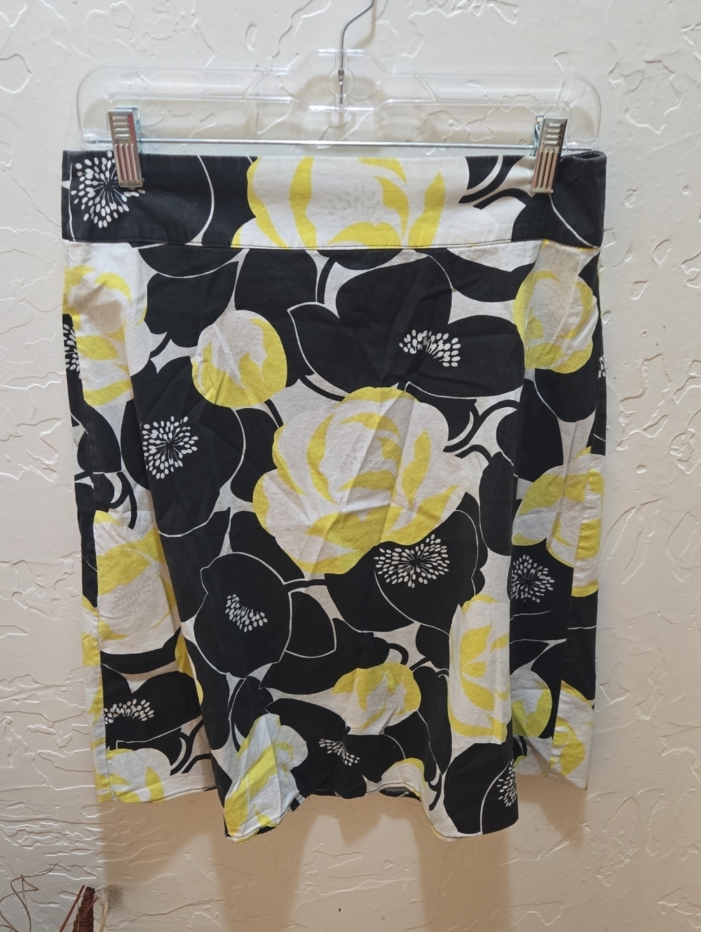 3/$10 Spring Street Black, White & Yellow Floral A-Line Skirt